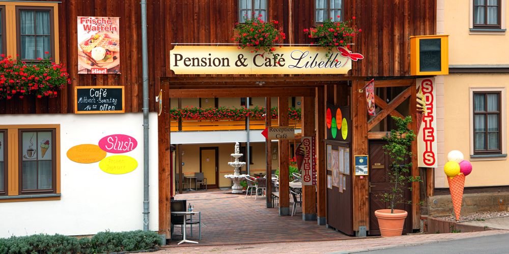 Pension Cafe Libelle Elxleben Erfurt - Toreinfahrt